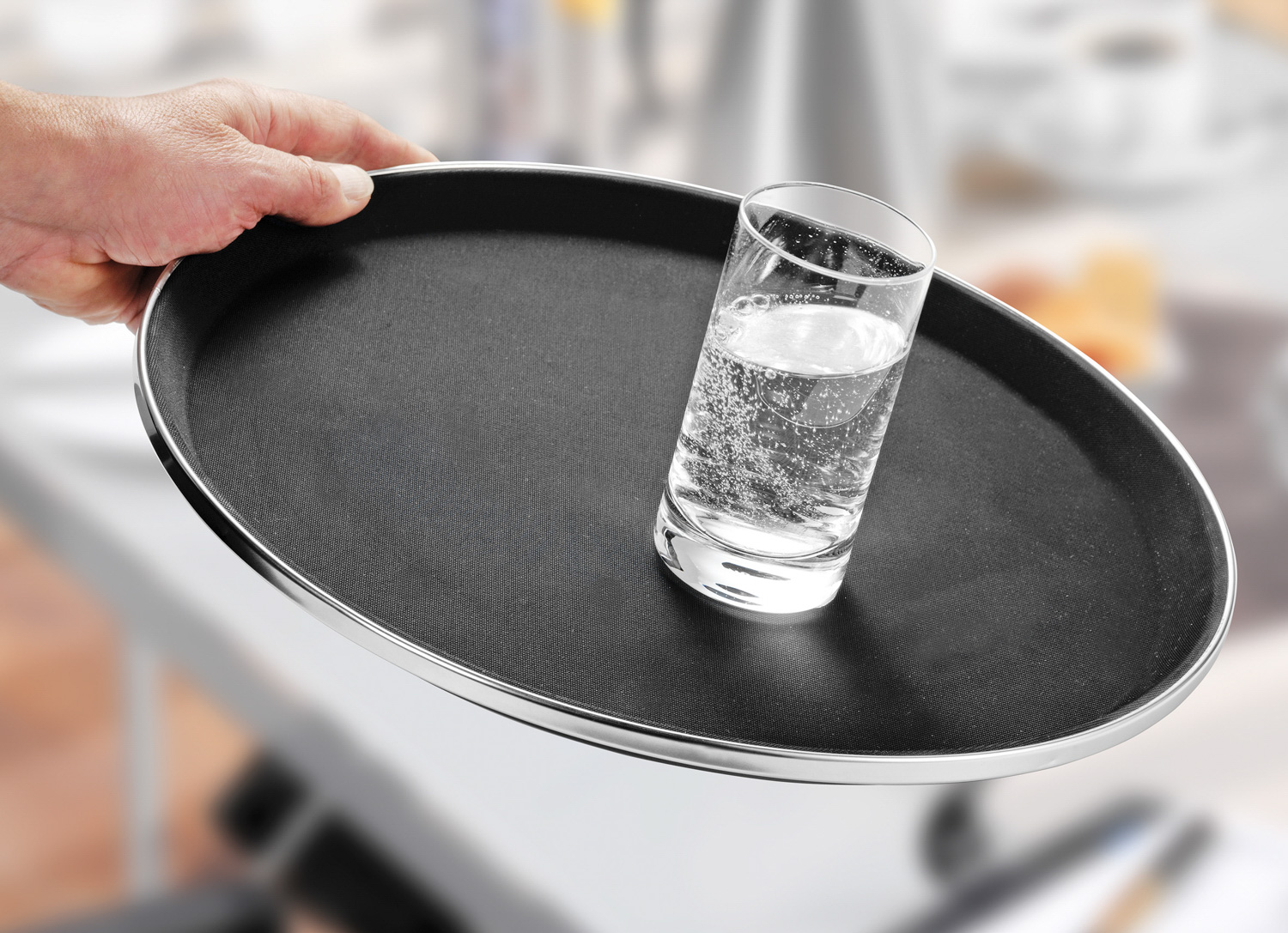 Antirutsch-Tablett TENNESSEE, Boden aus Fiberglas, Oberfläche aus Gummi, mit Edelstahlapplikation, stapelbar,