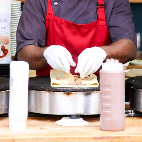 Waffeleisen 'Brüssel'-Form, zwei 3x5 Quadrat-Muster. Antihaftbeschichtete Platten aus Gusseisen. Temperatur stufenlos regelbar.