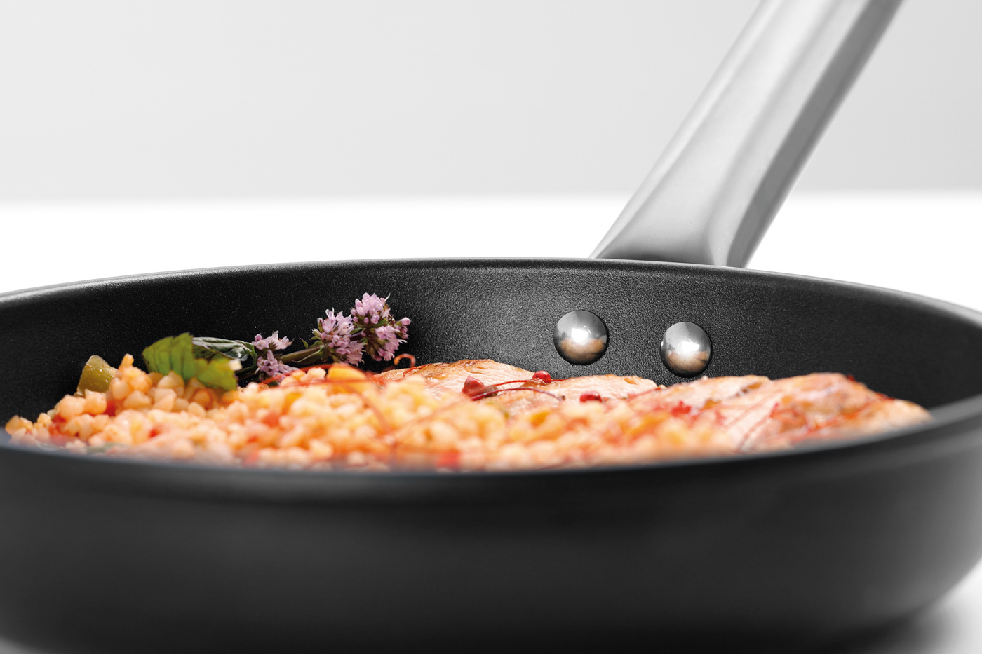 Bartscher Bratpfanne 240A | Pfannen-Höhe: 55 mm | Maße: 49 x 25 x 140 cm. Gewicht: 0,9 kg