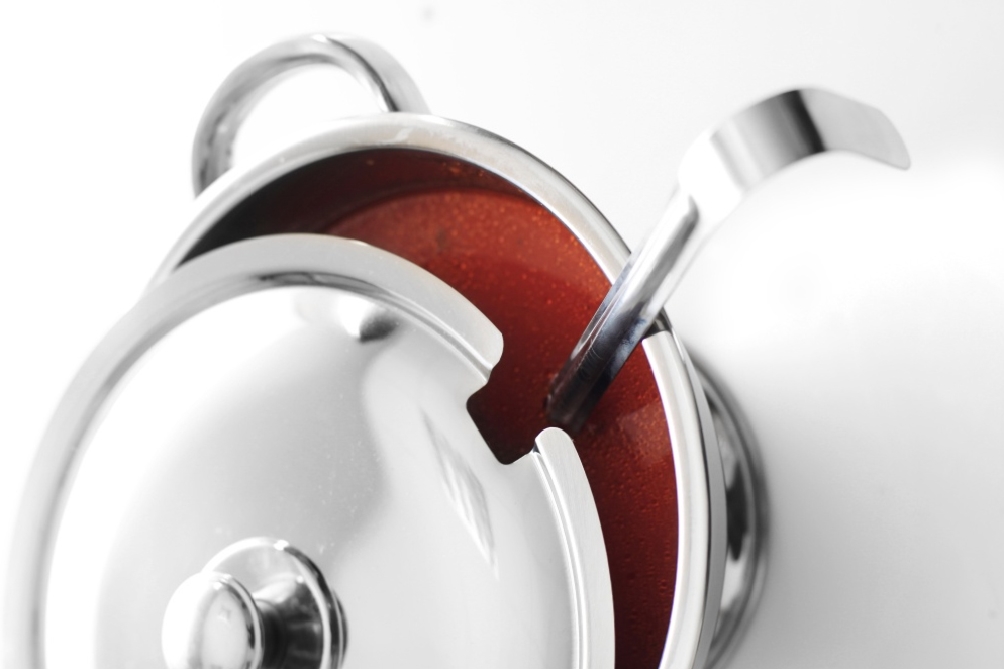 HENDI Suppenterrine - Inhalt: 3 Liter, Edelstahl Ø245x(H)130 mm, mit Deckel und Servierlöffel Geschirrspülmaschinengeeignet