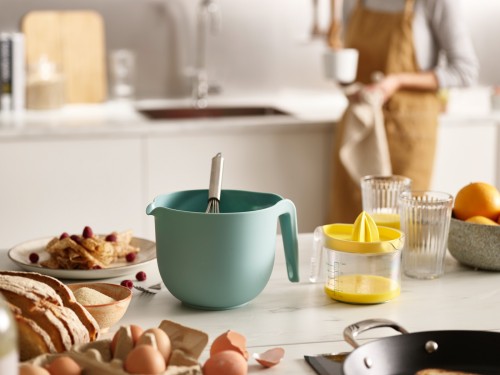 Joseph Joseph Nest 3-teiliges Lebensmittelzubereitungs-Set (Messbecher, Schüssel und Entsafter)
