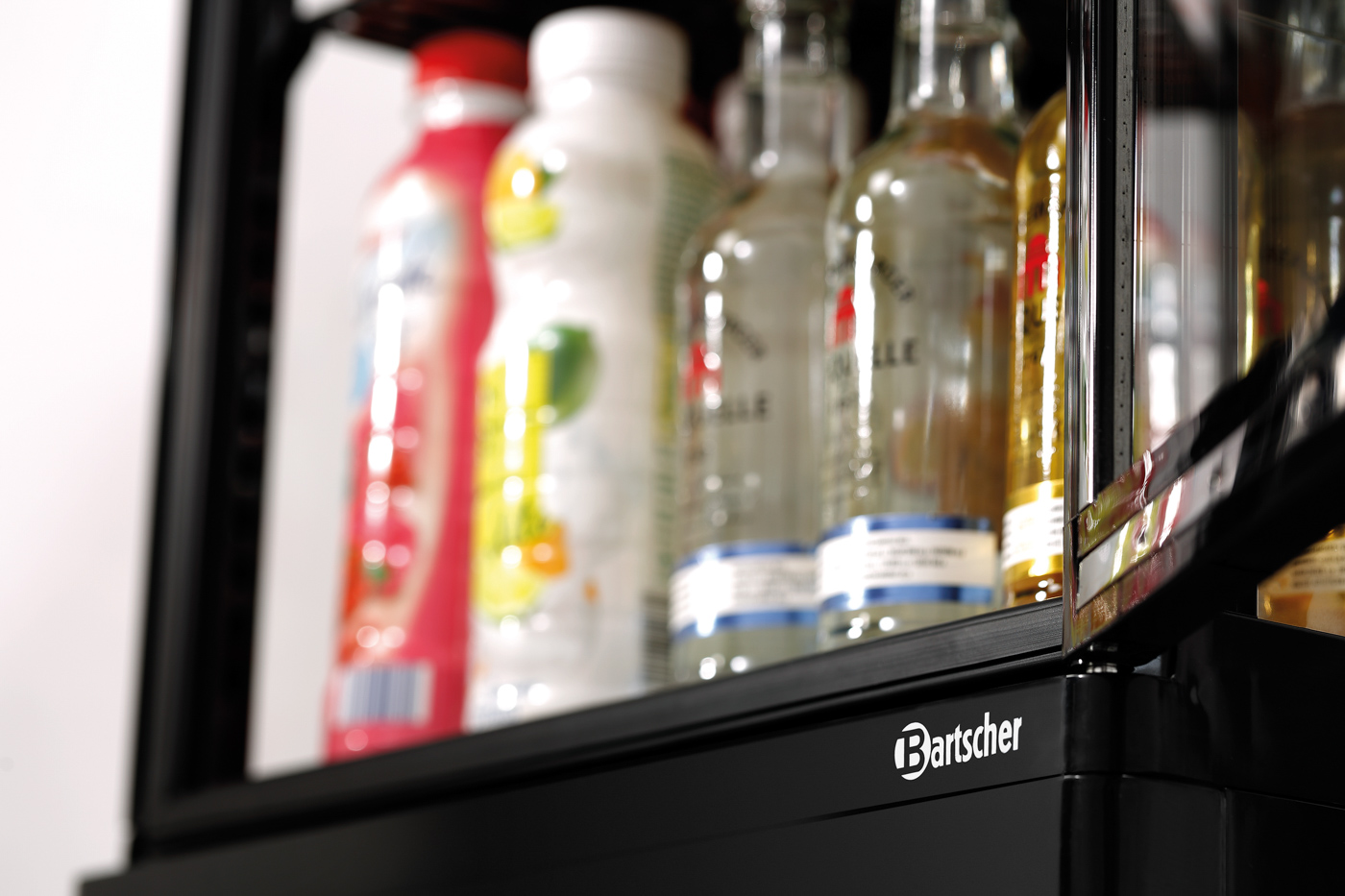 Bartscher Mini-Kühlvitrine 78L, schwarz | Art derVerglasung: Doppel-Verglasung | Maße: 43,5 x 38,5x 96,0 cm. Gewicht: 33,2 kg