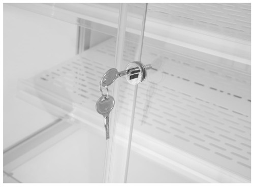 Multideck Kühlvitrine 320L. Gehäuse aus Stahl, gehärtetes Sicherheitsglas an den Seiten. Umluftkühlung mit automatischer Abtauung,