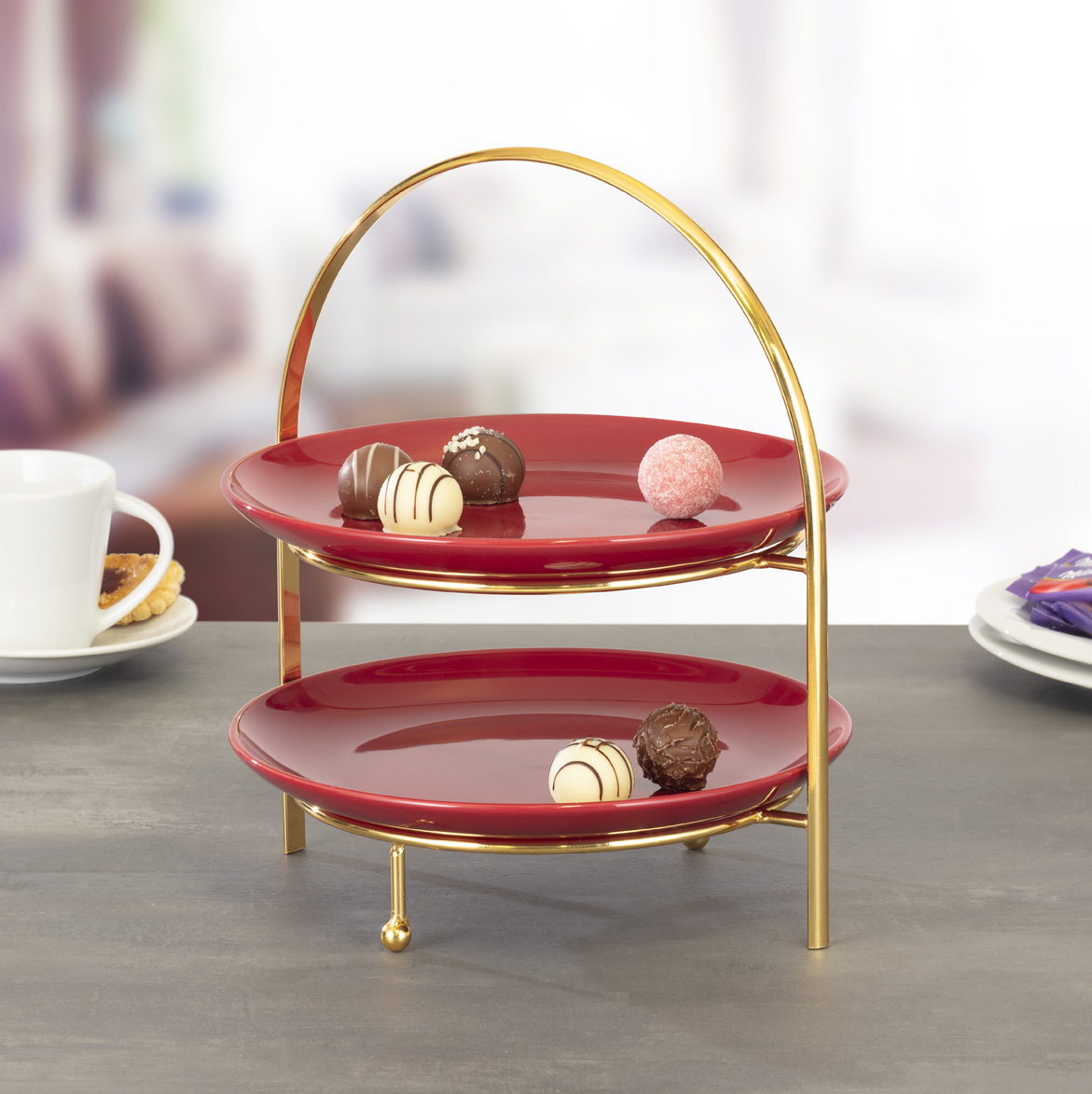 Etagere MILO, 2-stufig, Ständer aus goldfarbenem Metall, Teller bordeaux, Durchmesser: ca. 21 cm.