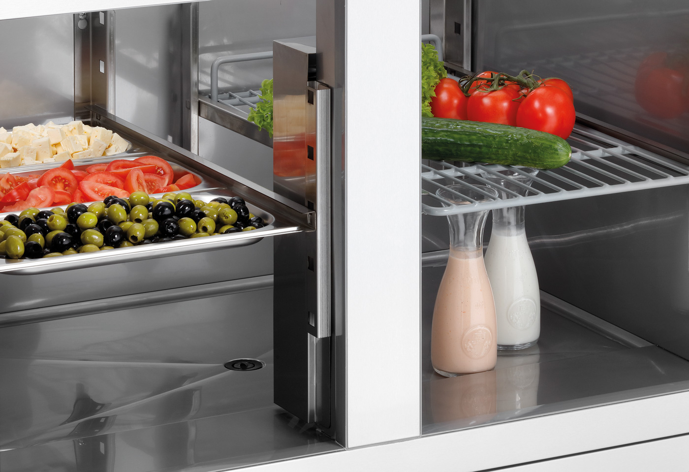 Bartscher Saladette 900T2 | Tiefe GN-Behältermax.: 150 mm | Maße: 91 x 70 x 88,7 cm. Gewicht:61,2 kg