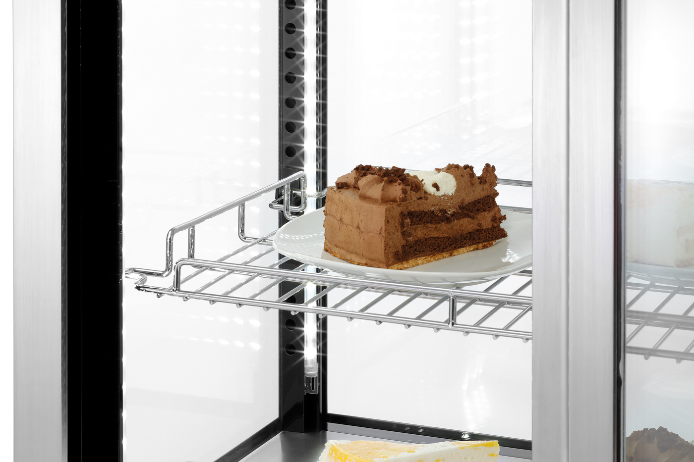 Bartscher Kalte Theke 7450 2E | Klimaklasse: 4 | Maße: 80,5 x 44 x 970 cm. Gewicht: 75,6 kg