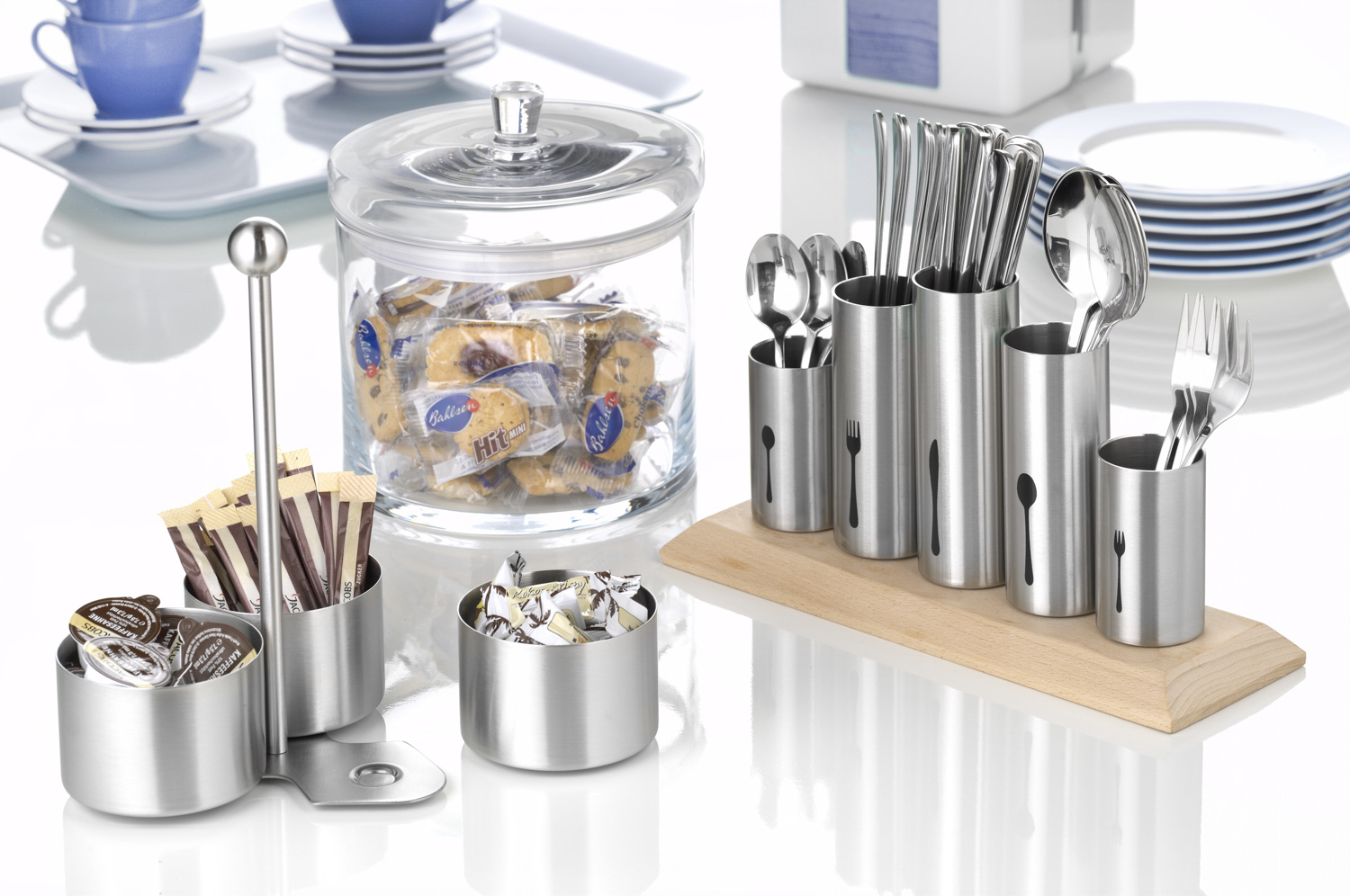 Besteckhalter PIPES, Material: Edelstahl 18/8 und Buchenholz Maße: ca. 30 x 10 x 16,5 cm.