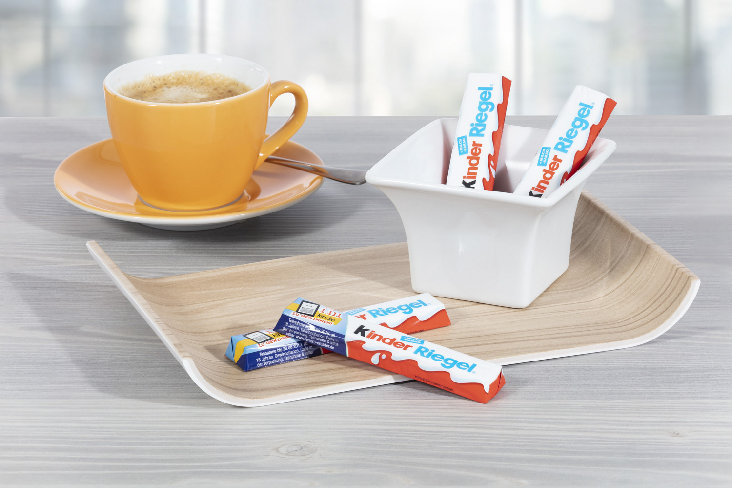 Ferrero Kinder Riegel Schokolade mit Milch. Inhalt: ca. 21g/Stück.