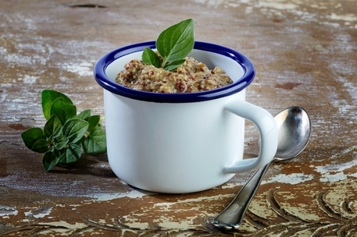 Henkelbecher -ENAMELWARE- Ø 7 cm, H: 5 cm, 0,1 Liter emailliertes Stahlblech innen: weiß außen: weiß Rand: blau