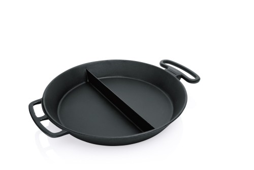Riesenpfanne. mit einem abnehmbaren Rundgriff, mit Mittelsteg. Eisenguss. mit einem