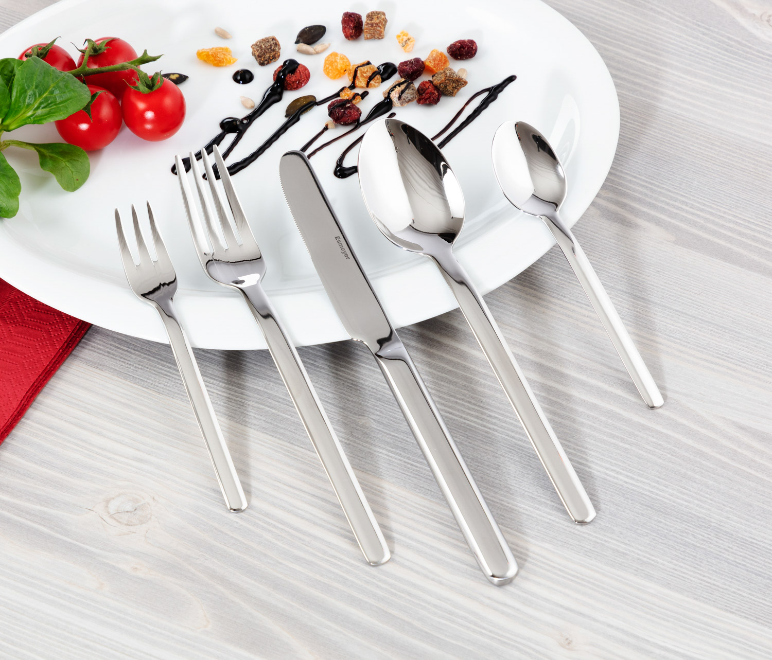 30-teiliges Besteckset SUSANNE aus hochwertigem Edelstahl 18/10, poliert. Messer aus Klingenstahl.