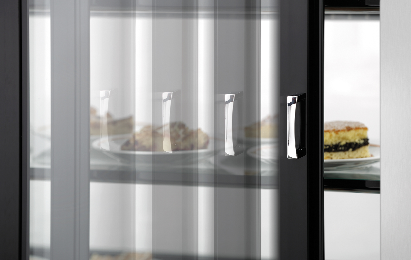 Bartscher Kühlvitrine KV 270L | BreiteZwischenablage oben: 800 mm | Maße: 90,5 x 69 x121,0 cm. Gewicht: 128,4 kg