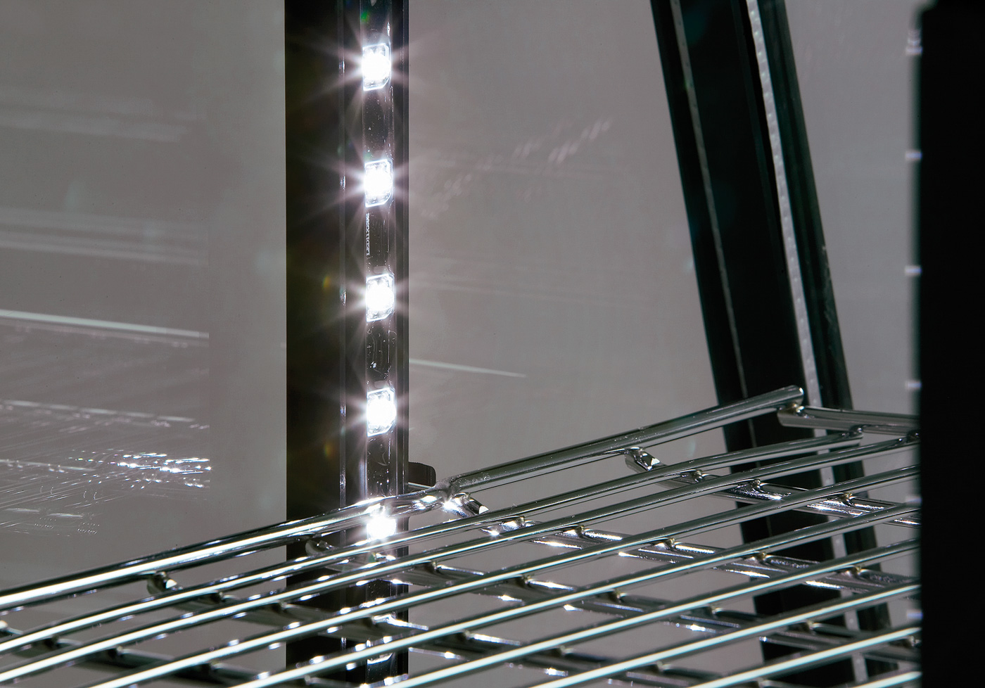 Bartscher Kalte Theke "Bartscher Deli-Cool I" |Klimaklasse: 4 | Maße: 68,5 x 45,5 x 67,5 cm.Gewicht: 40,3 kg