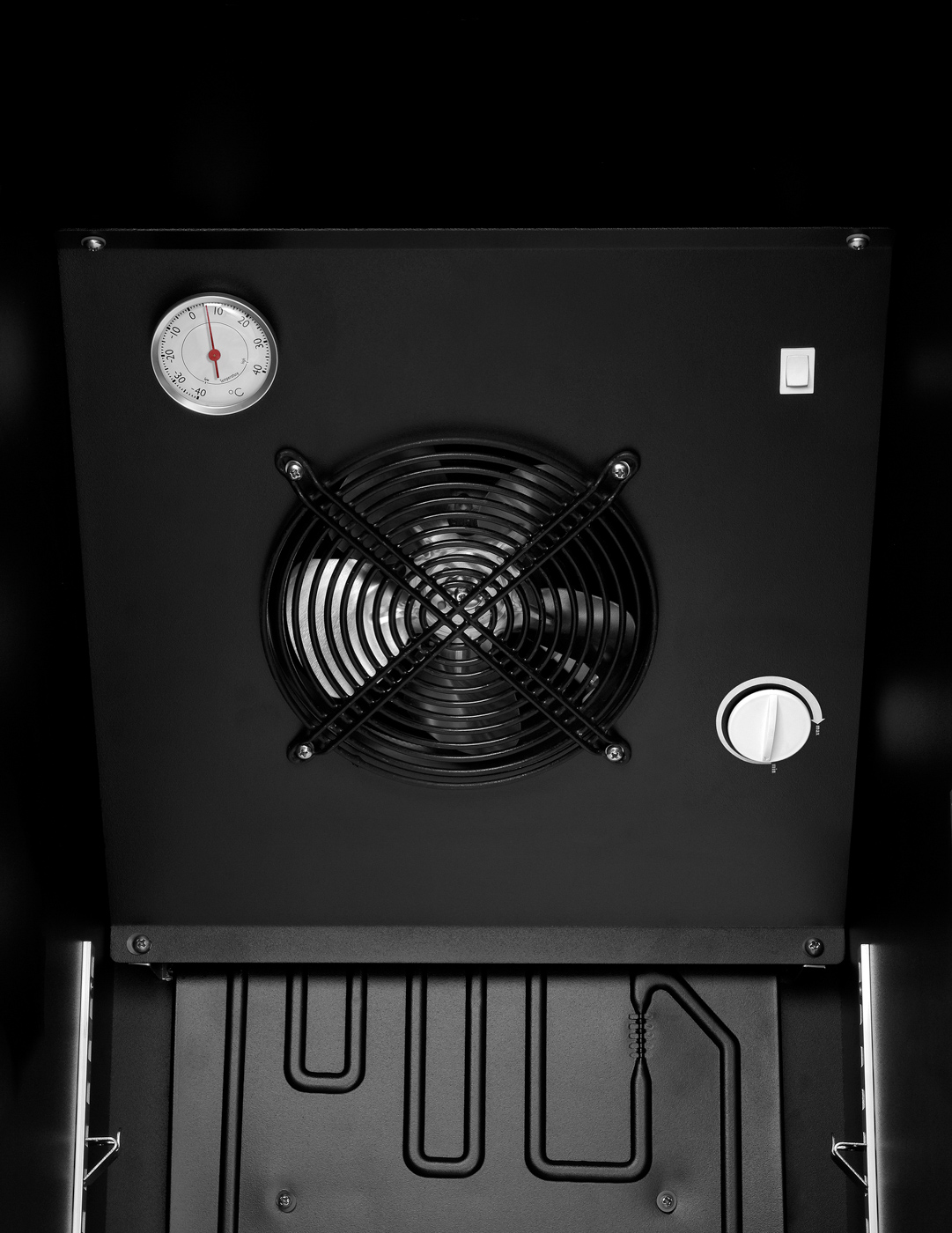 Bartscher Glastürenkühlschrank 300L |Innenbeleuchtung: Ja | Maße: 48 x 77,5 x 199,5 cm.Gewicht: 78 kg