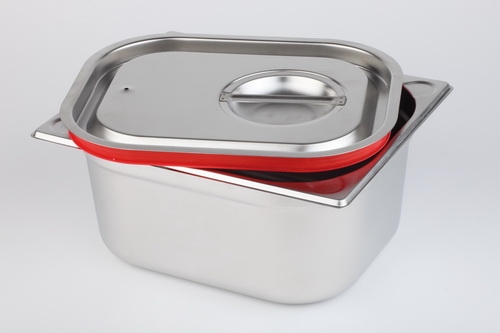 APS GN-Deckel 1/6, dichtschließend, aus Edelstahl mit rotem Silikonrand, Maße ca. 17,6 x 16,2 cm