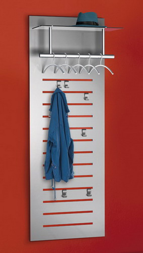 Design Wandgarderob TEC-ART inkl. 5 Kleiderbügel und 6 Haken.