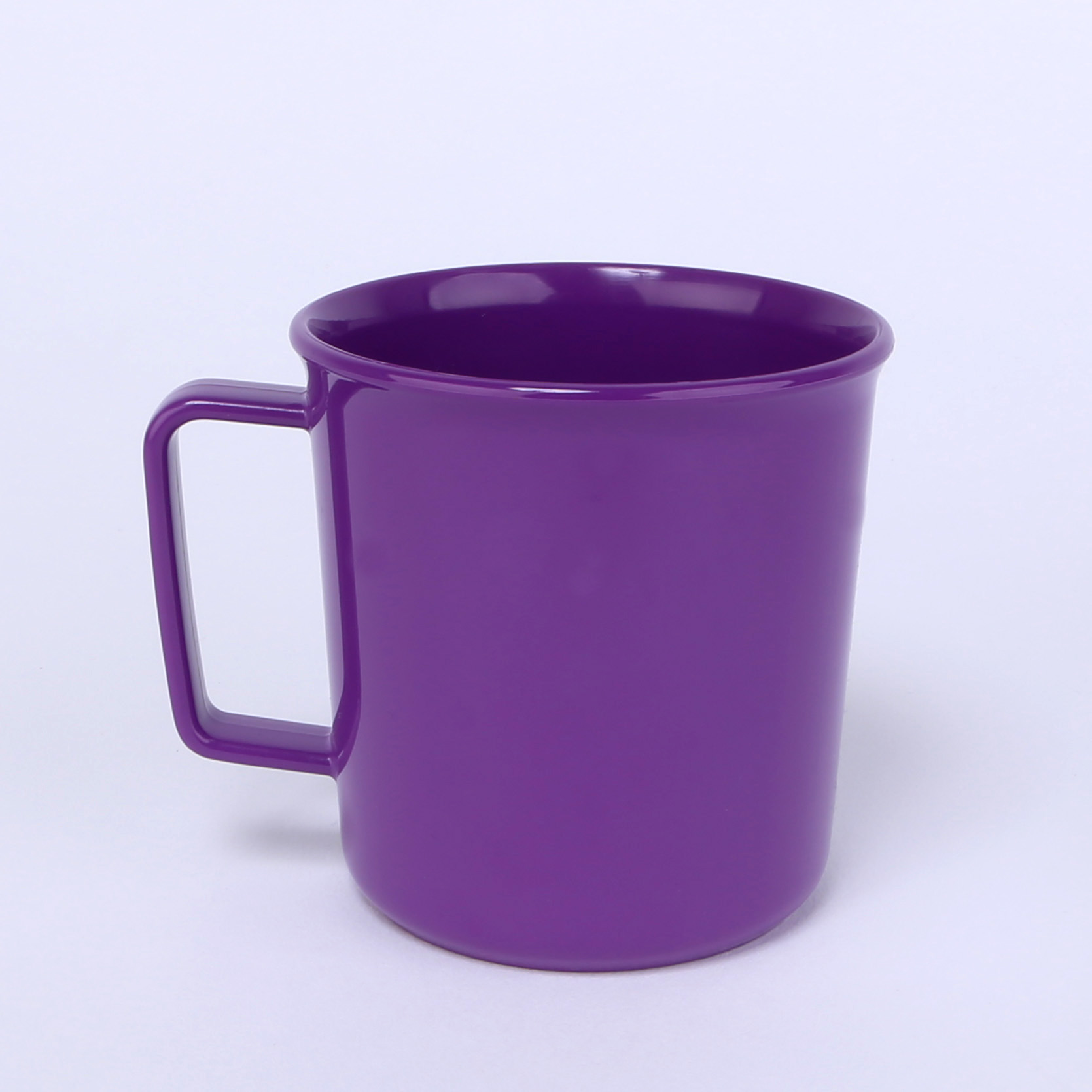 vaLon Zephyr Henkelbecher 0,2 L aus schadstofffreiem Kunststoff in der Farbe lila.