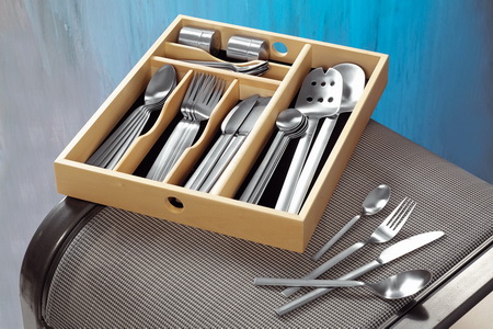 34-teiliges Besteckset KANSAS 18/10 gebürstet bestehend aus je 6 Messer, Löffel, Gabeln, Kaffeelöffel, Longdrinklöffel, Salatbesteck 2-tlg.