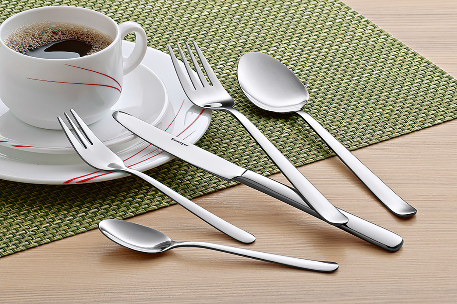 24-teiliges Besteck TINA aus Edelstahl 18/0, poliert. Messer aus Klingenstahl.