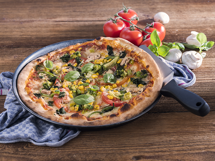 Pizzablech Ø 32 cm, H: 2,5 cm Blaublech, nicht beschichtet Boden: Ø 30 cm Materialstärke ca. 1 mm hitzebeständig bis 360°C