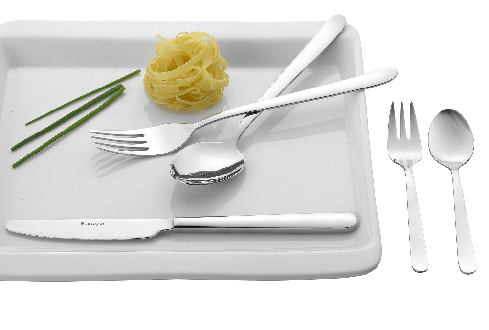 30-teiliges Besteck TINA aus Edelstahl 18/0, poliert. Messer aus Klingenstahl.