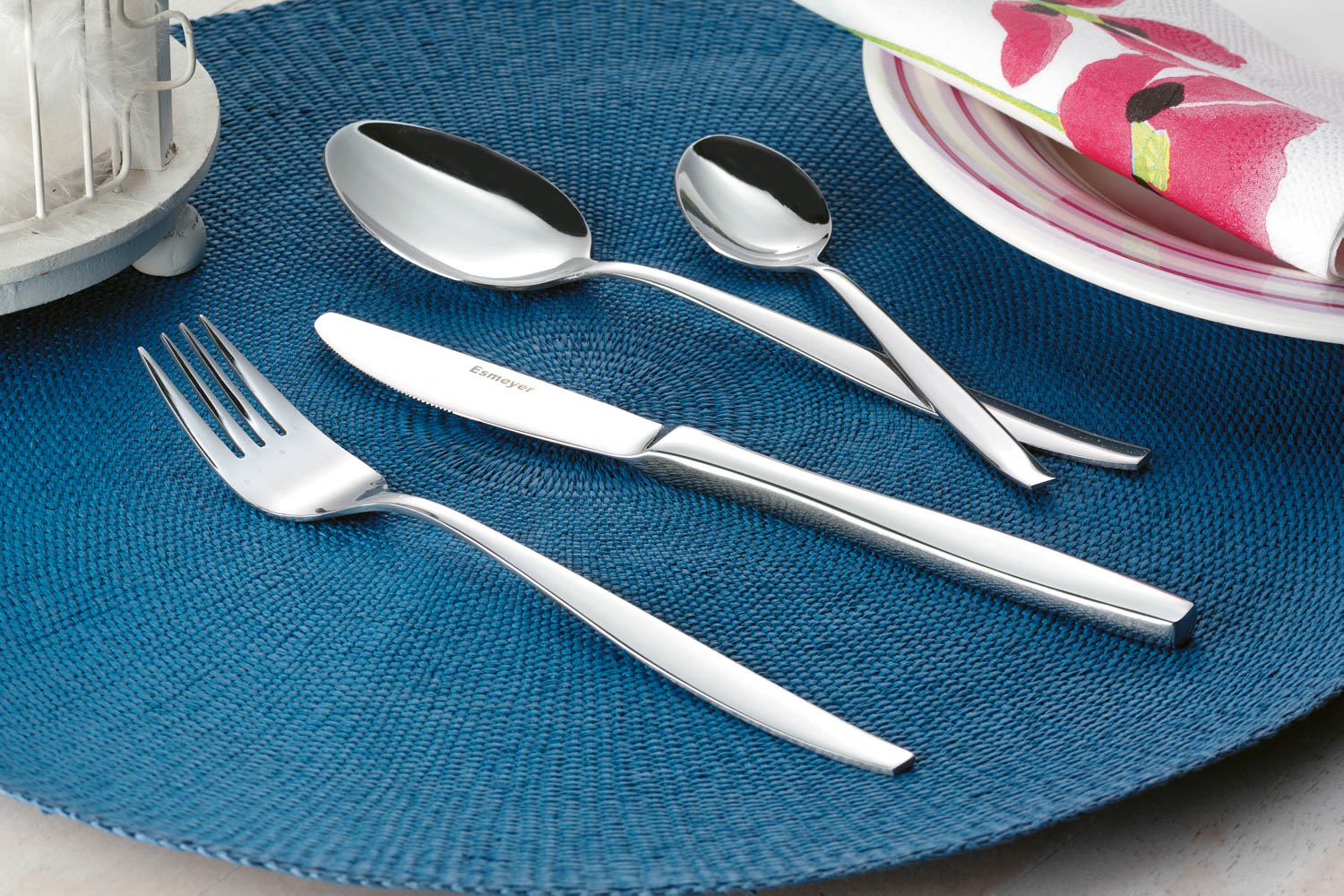 24-teiliges Besteck LAURA, aus Edelstahl 18/0 poliert. Messer aus Klingenstahl.