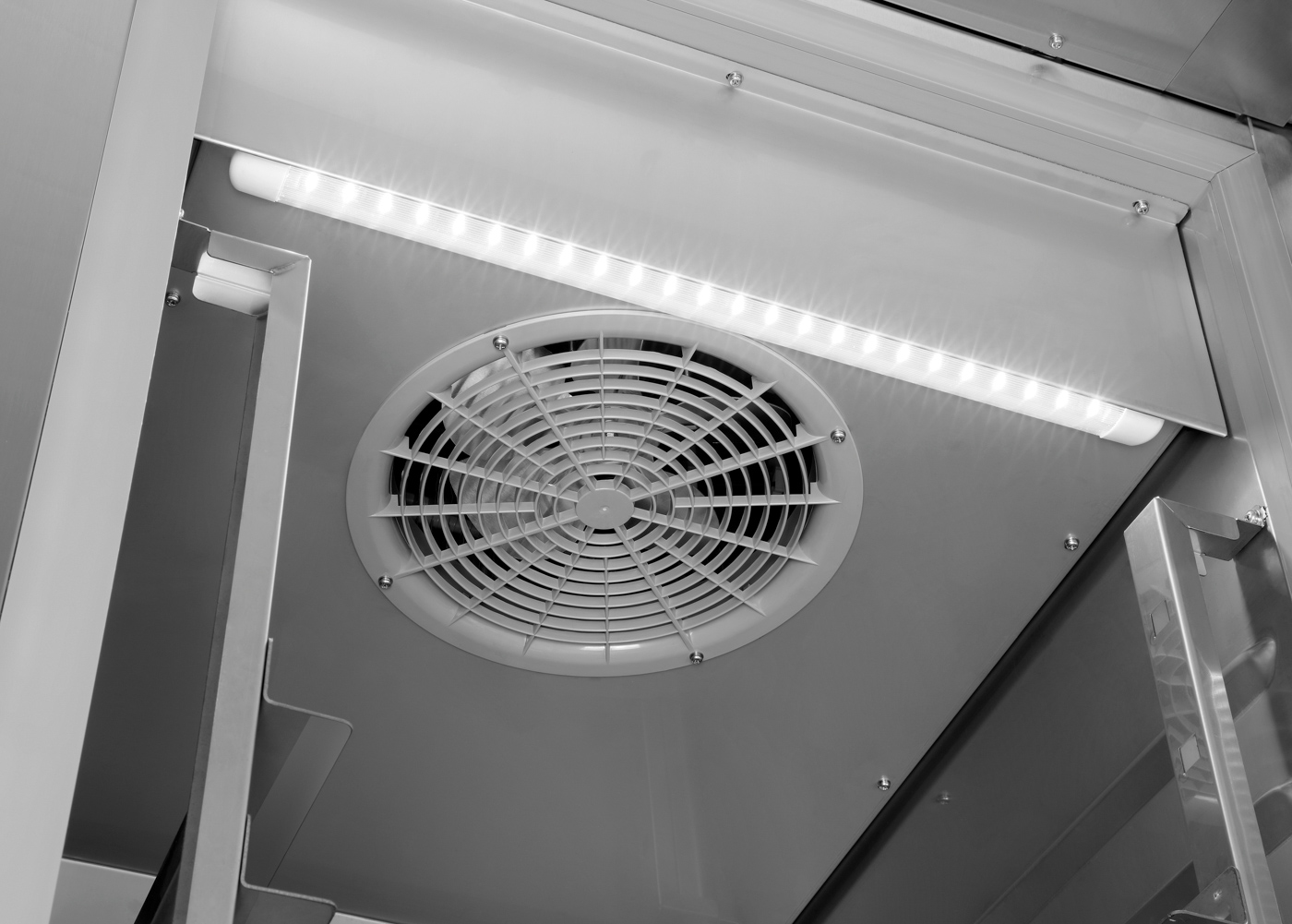 Bartscher Bäckerei-Tiefkühlschrank 235 | Füßehöhenverstellbar: Nein | Maße: 70,5 x 91 x 208,5cm. Gewicht: 133,9 kg