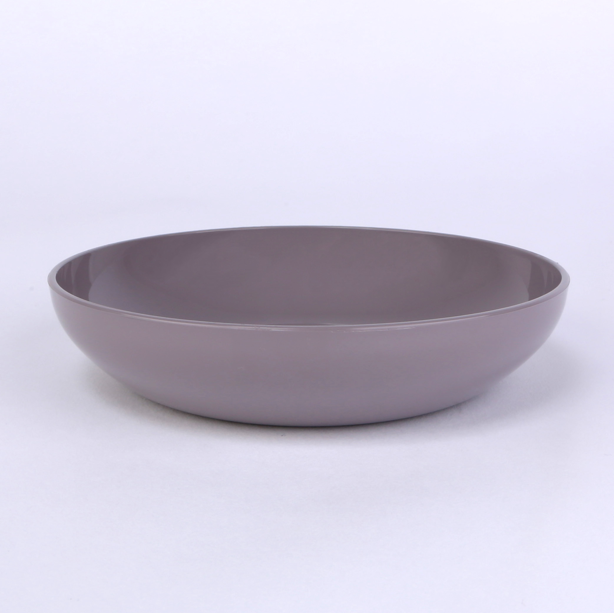 vaLon Zephyr Flache Dessertschale aus schadstoffreiem Kunststoff in der Farbe braun.