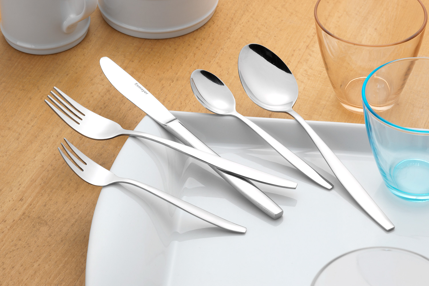 24-teiliges Besteck LAURA, aus Edelstahl 18/0 poliert. Messer aus Klingenstahl.