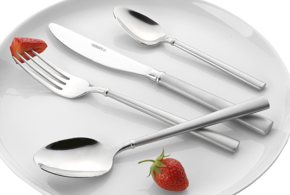 24-teiliges Besteck MARLENE geschmiedet, aus Edelstahl 18/10. Messer aus Klingenstahl, Griffe satiniert.