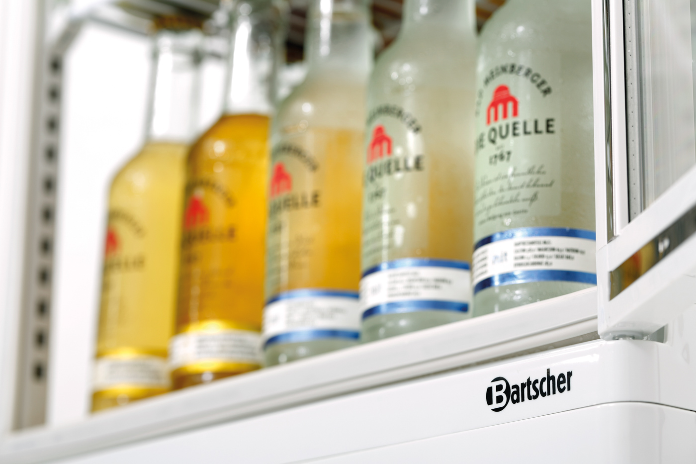 Bartscher Mini-Kühlvitrine 78L, weiß | Art derVerglasung: Doppel-Verglasung | Maße: 43,5 x 38,5x 96,0 cm. Gewicht: 33,2 kg