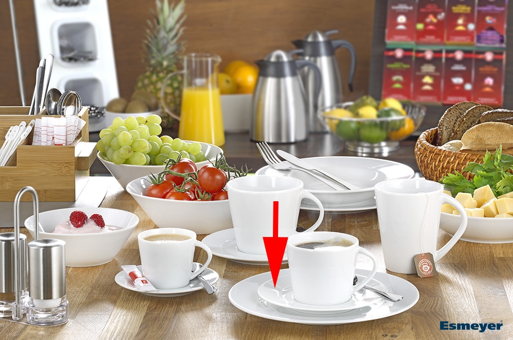 Kaffee-Untertasse ISTA, Durchm. 14,4cm, caterado, aus weißem Porzellan. Made in Europe. Höhe 1,5 cm.