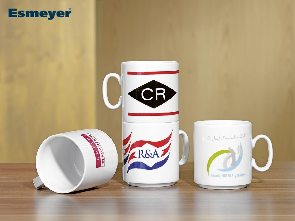 Kaffeebecher DIANE, Inhalt: 0,28 L, von caterado. Höhe: 8,9 cm, Durchmesser: 8,1 cm, aus weißem, hochwertigem Porzellan.