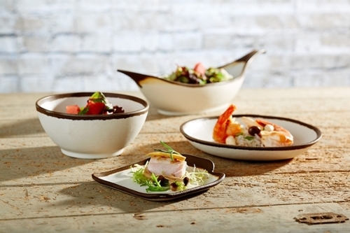 Teller -CROCKER- 14 x 13 cm, H: 2,5 cm Melamin, creme mit braunem Rand spülmaschinengeeignet stapelbar nicht