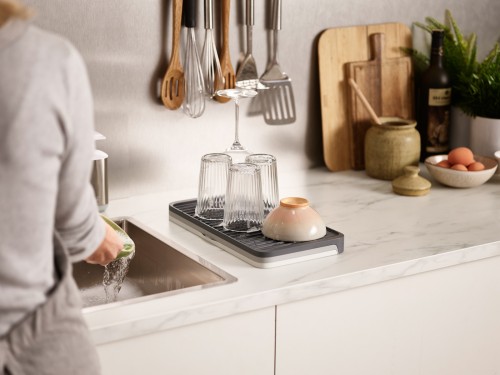 Joseph Joseph Tier Vergrößerbares Abtropfgestell - Grau